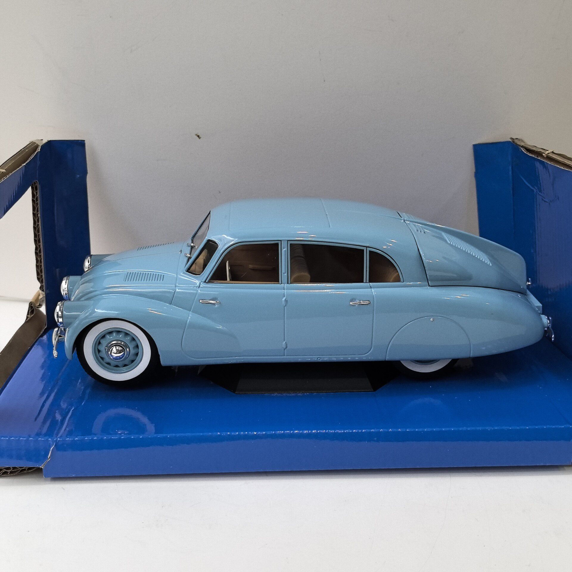MCG Diecast 1/18 Maßstab TATRA – Vintage Collectible Cars Bewertung und Preis
